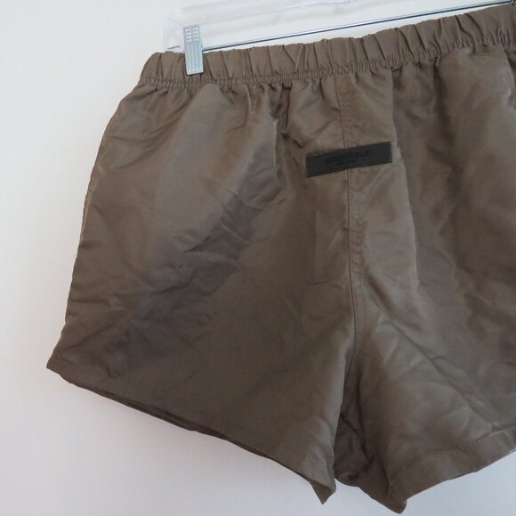 ESSENTIALS FEAR OF GOD Straight Leg Logo Appliquéd Shell Drawstring Shorts Khaki - Picture 5 of 16
